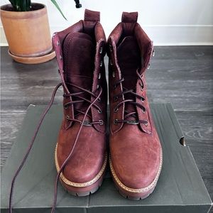 NWB Timerland Courmayeur Valley 6 in Boots in Rust Nubuck, size 9